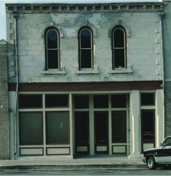 Mann's Drug
Building circa 1984